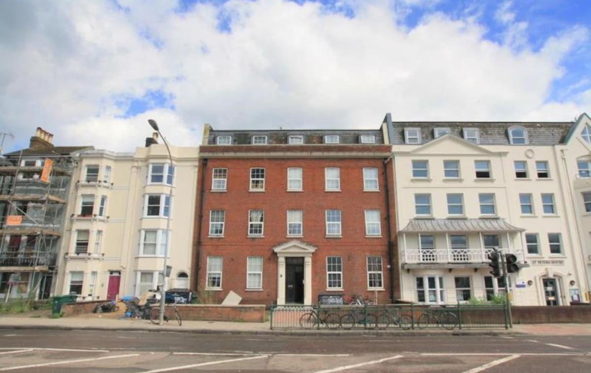 Free Parking Apartment Brighton